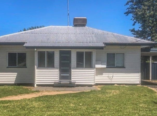 3 Bourne Street, Miles, Qld 4415