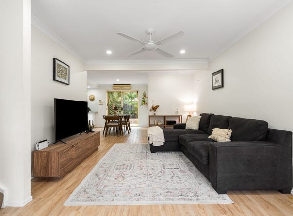 2/134 Johnson Road, Hillcrest, Qld 4118