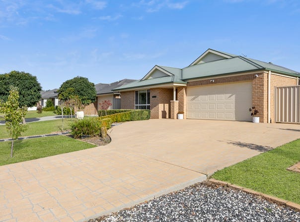 7 Angus Place, Bungendore, NSW 2621