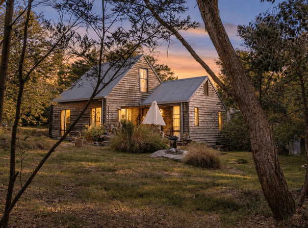 17-19 Elizabeth Avenue, Uralla, NSW 2358