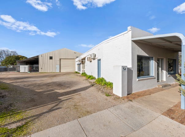 13/13A Lowry Place, Benalla, Vic 3672