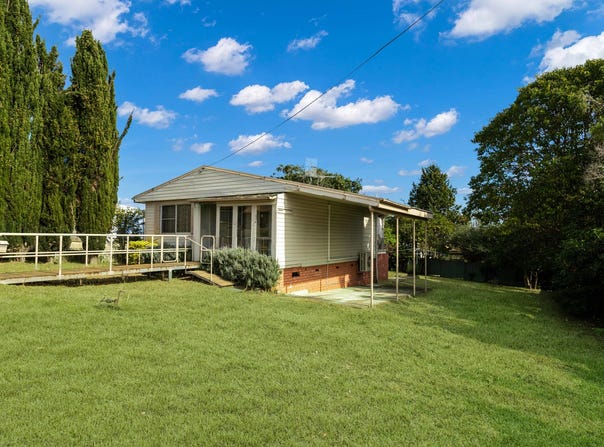 12 Gregory Street, Batemans Bay, NSW 2536