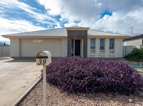 39 North Tce, Moonta Bay, SA 5558