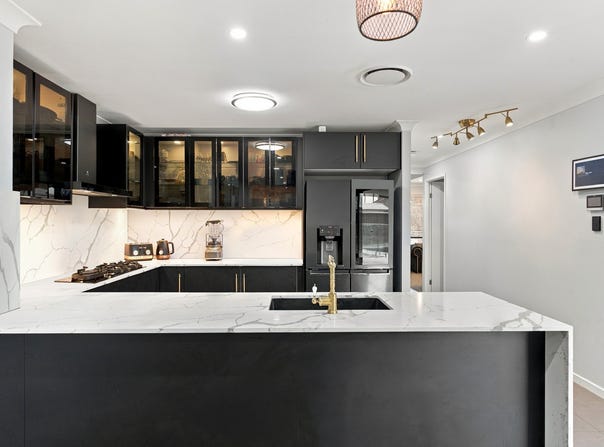 28B Pinelands Street, Loganlea, Qld 4131