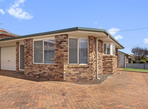 1/240 Spring Street, Kearneys Spring, Qld 4350