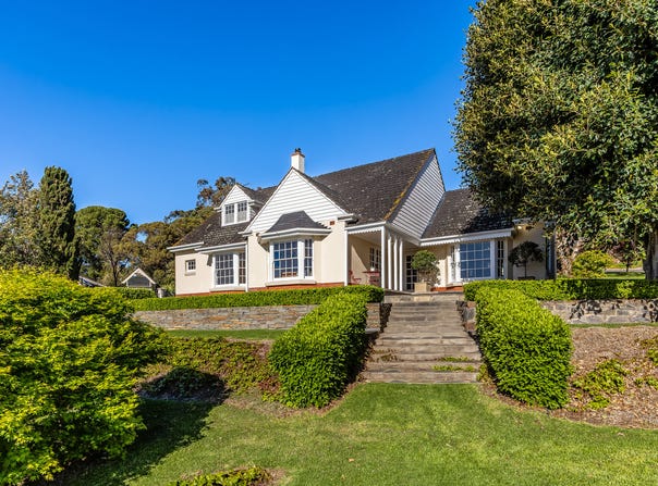 7 Fernbank Road, Victor Harbor, SA 5211