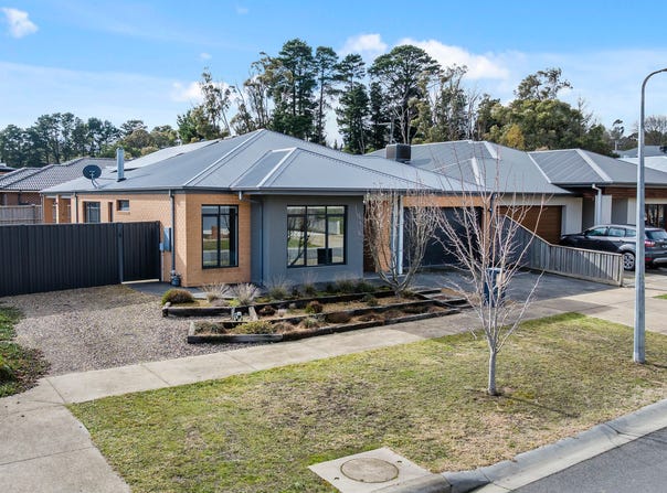 20 Beaumont Place, Woodend, Vic 3442