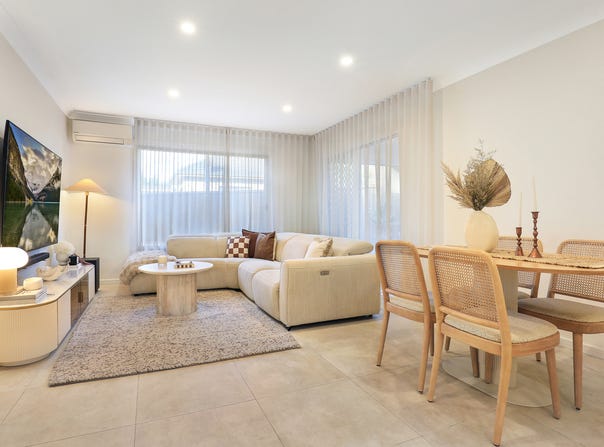 2/42A Greenacre Road, Wollongong, NSW 2500
