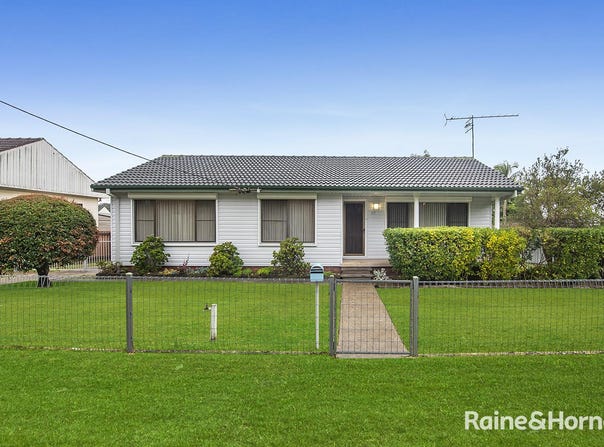43 Floraville Road, Belmont North, NSW 2280