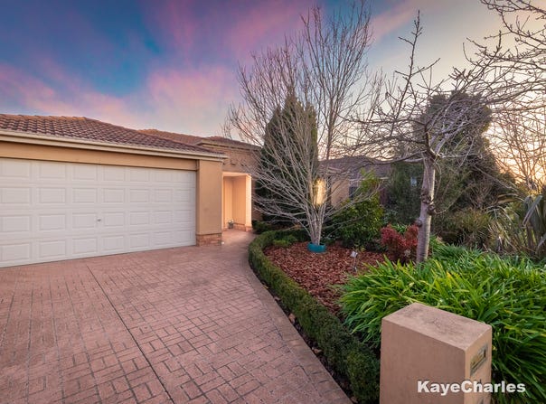 14 Castle Court, Beaconsfield, Vic 3807