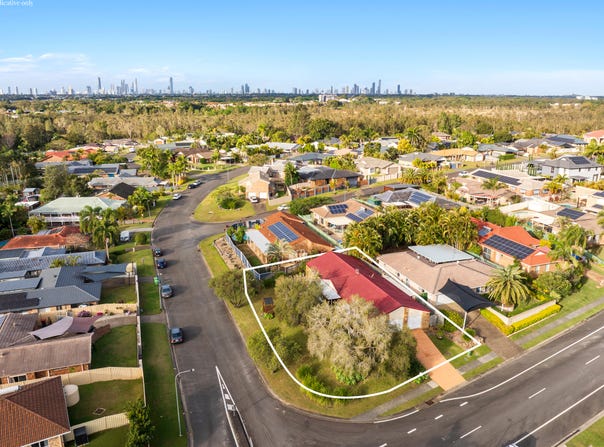 1 Hastings Crescent, Carrara, Qld 4211
