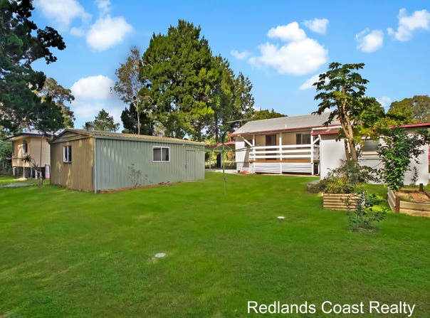27 Betty St, Macleay Island, Qld 4184