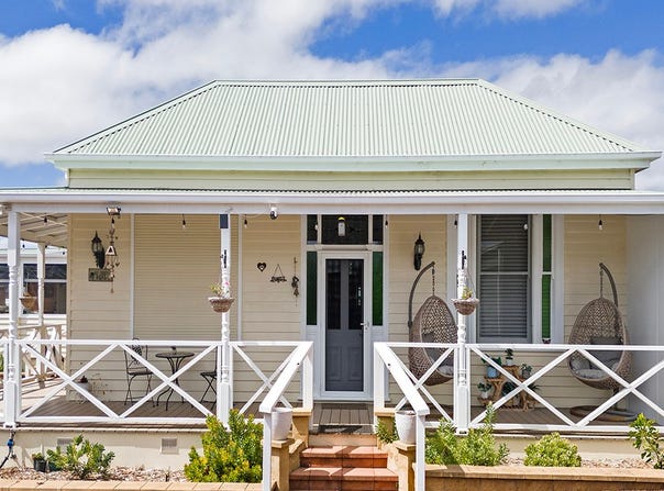 24 Horne Street, Koroit, Vic 3282