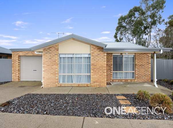 2/12 DUNN AVENUE, Forest Hill, NSW 2651