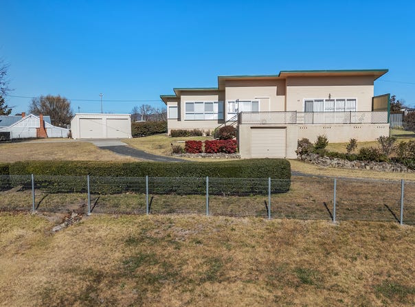 69 High Street, Tenterfield, NSW 2372