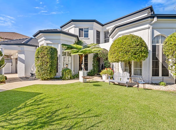 11 Lamb Street, Broadbeach Waters, Qld 4218