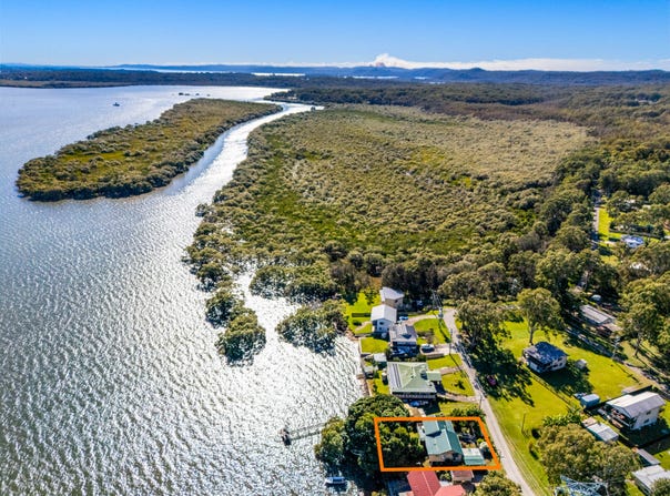 63 Bangalow Street, Russell Island, Qld 4184