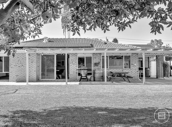 4 Caspar Road, Madora Bay, WA 6210
