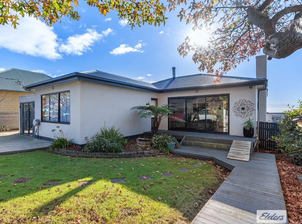 32 Saundridge Road, Cooee, Tas 7320