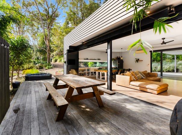10 North Hill Court, Tanglewood, NSW 2488
