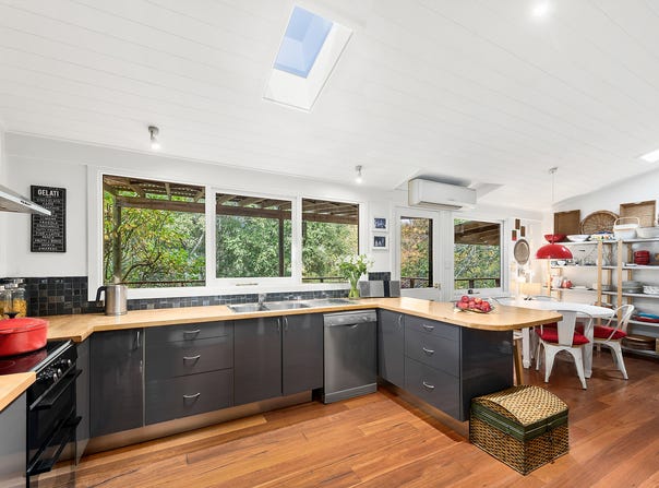 10 Lorna Close, Bundanoon, NSW 2578