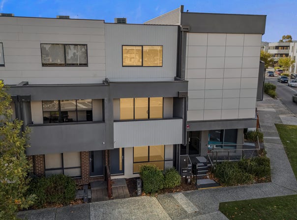 200 Henry Road, Pakenham, Vic 3810