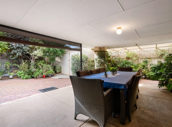 1 Cato Court, Rockingham, WA 6168