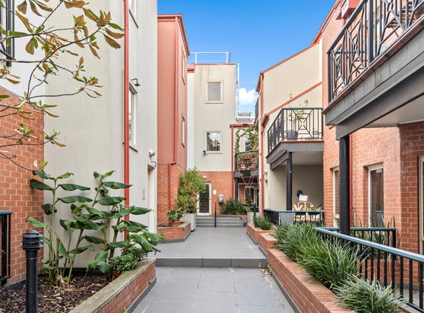 32/8 Howlett Street, Kensington, Vic 3031