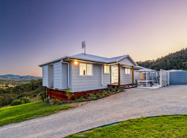 10 Highbury Lane, Chatsworth, Qld 4570