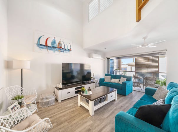 17/8-10 Georgina Street, Woody Point, Qld 4019