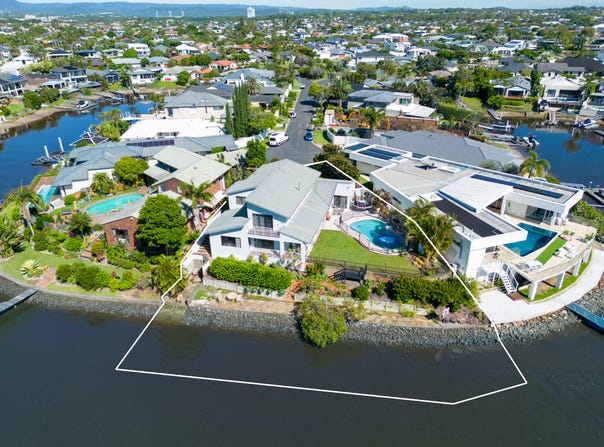 16 Wallaby Place, Sorrento, Qld 4217