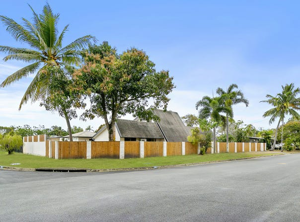 18 Cunningham Street, Yorkeys Knob, Qld 4878