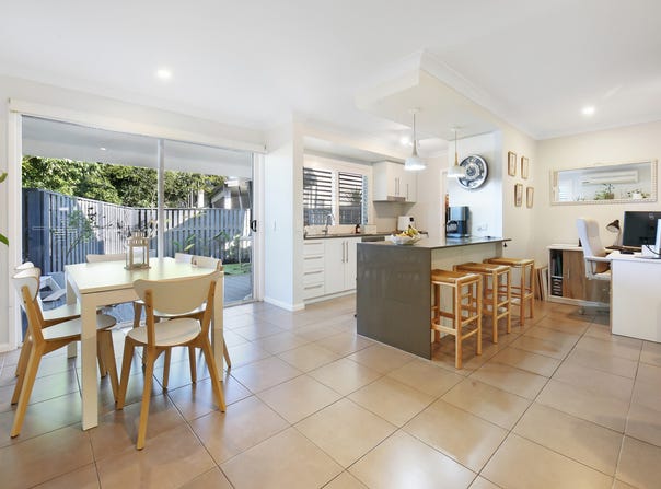1 Tours Way, Burleigh Waters, Qld 4220