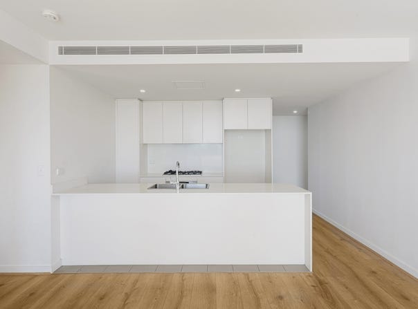 C304/2 Rowe Dr, Potts Hill, NSW 2143