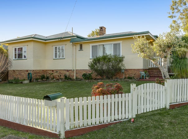 7 Spieker Street, Mount Lofty, Qld 4350