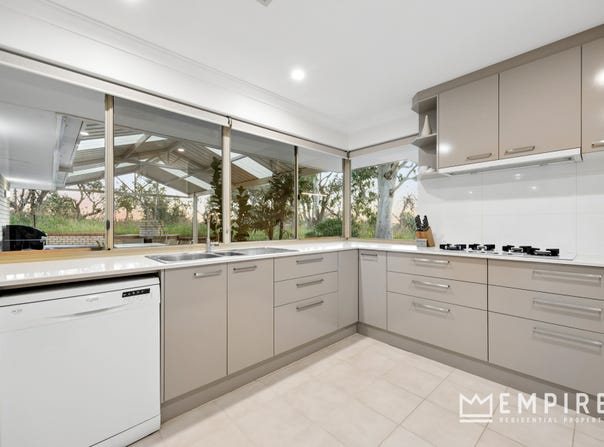 21 Sierra Chase, Leeming, WA 6149