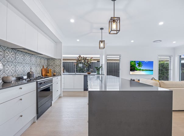 35 Lamington Crescent, Banya, Qld 4551