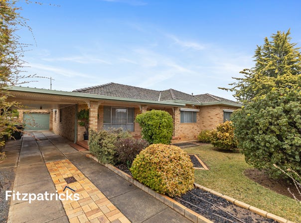 18 Walteela Avenue, Mount Austin, NSW 2650