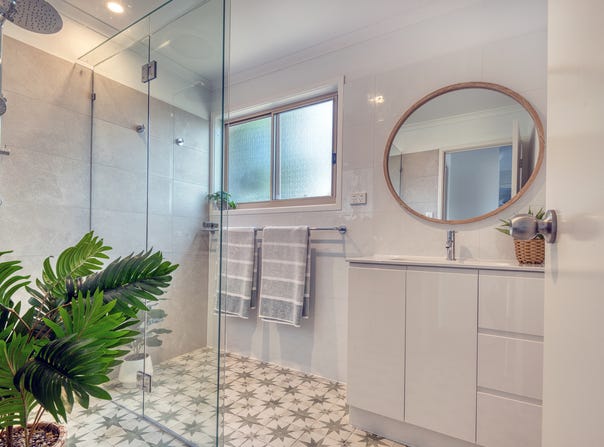 16 Woorak Avenue, Venus Bay, Vic 3956