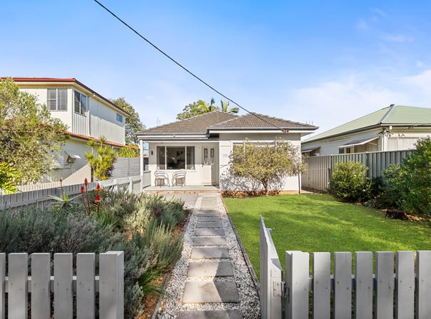 10 Mackenzie Avenue, Woy Woy, NSW 2256
