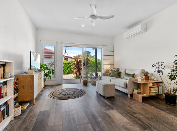 3/8 Garnet Street, Cooroy, Qld 4563