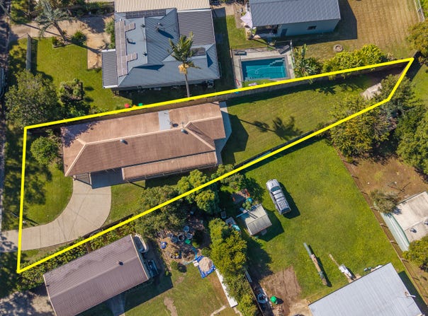16 Leichhardt Street, Woodford, Qld 4514