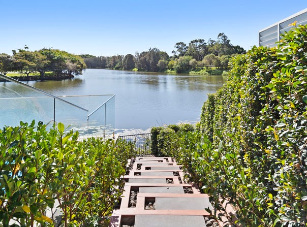 6 Emerton Crescent, Robina, Qld 4226