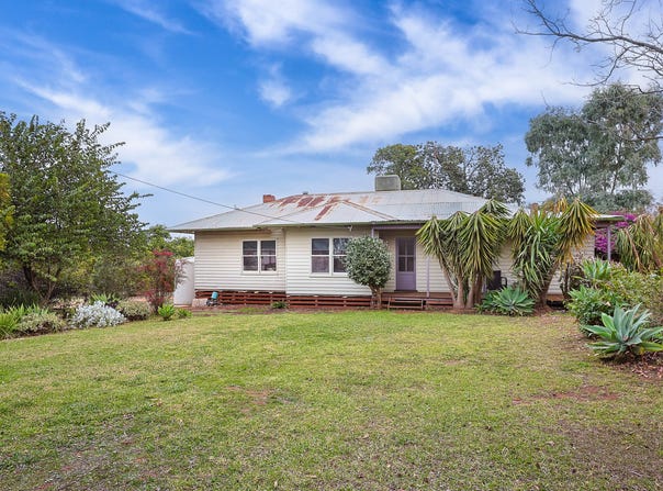 92 New Guinea Road, Robinvale, Vic 3549