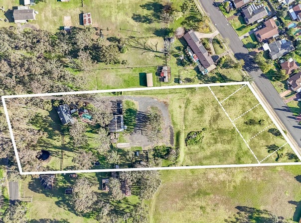 18 Oakley Road, Macquarie Fields, NSW 2564
