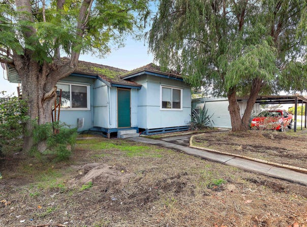 10 Elshaw Street, Queens Park, WA 6107