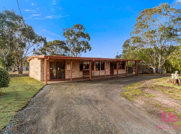 9 Meadow Road, Devon Meadows, Vic 3977