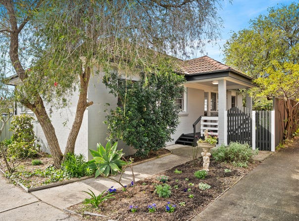 976A The Entrance Road, Forresters Beach, NSW 2260