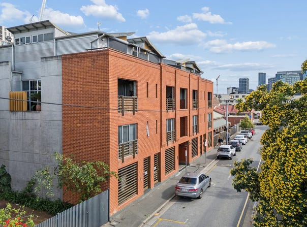 2/21 Russell Street, Adelaide, SA 5000