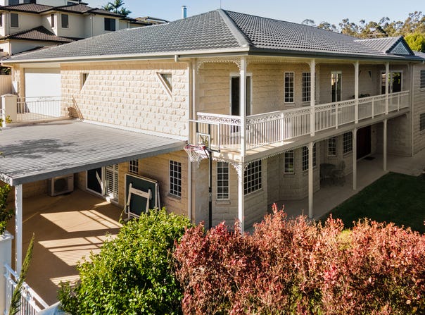 3 Highbury Close, Carindale, Qld 4152